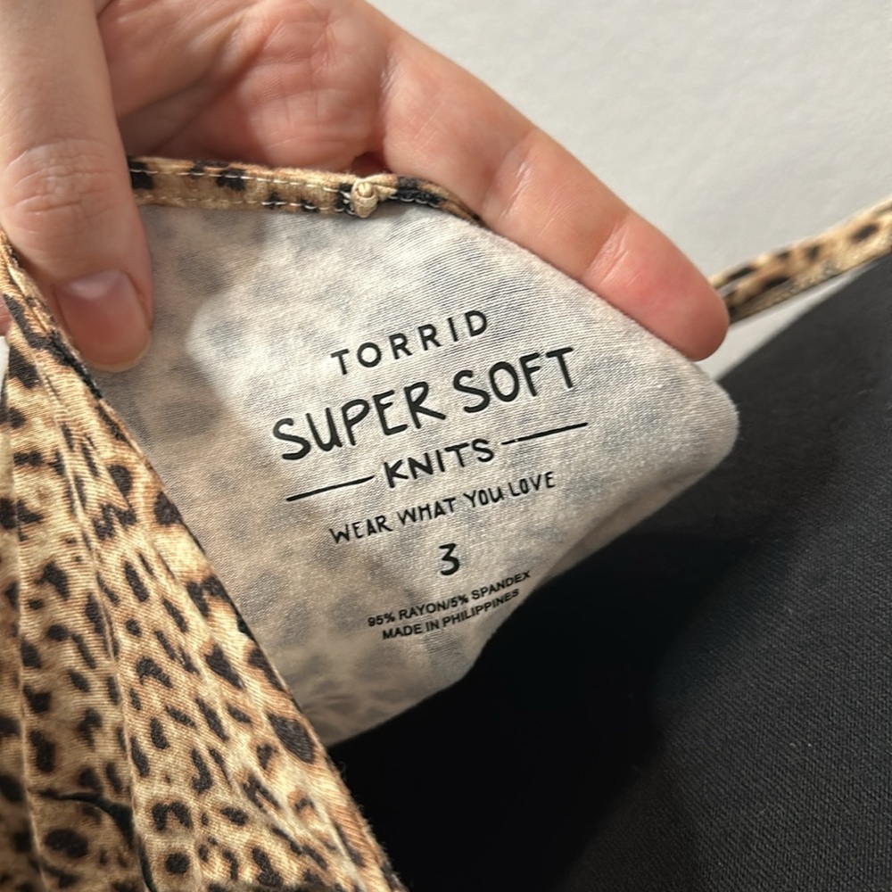 Torrid Leopard And Lightning Print Top - Size 3/3x - image 4